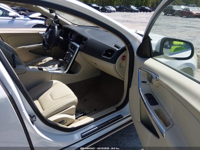 Volvo S60 T5