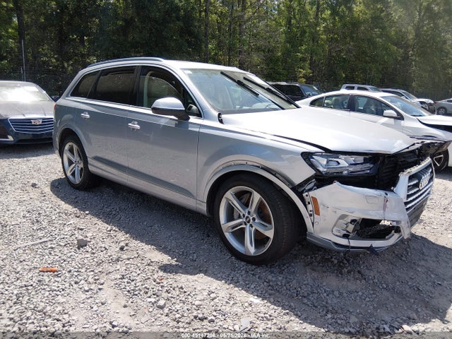 Salvage Audi Q7 Image