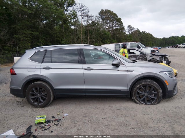 Volkswagen Tiguan 2.0t Se