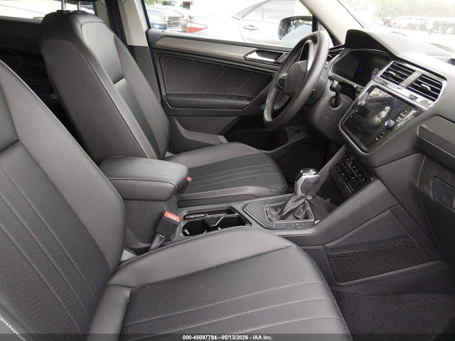 Volkswagen Tiguan 2.0t Se