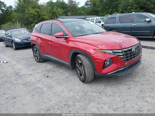 Salvage Hyundai TUCSON Image