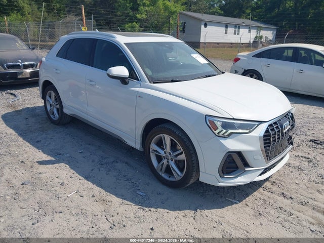 Salvage Audi Q3 Image