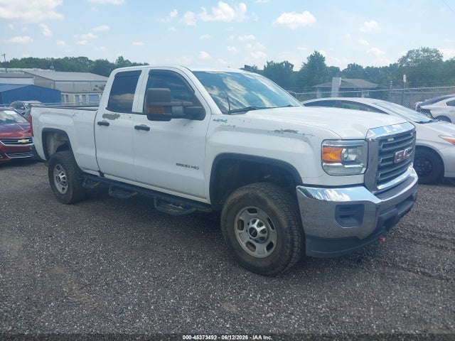 Salvage GMC Sierra 2500 Image