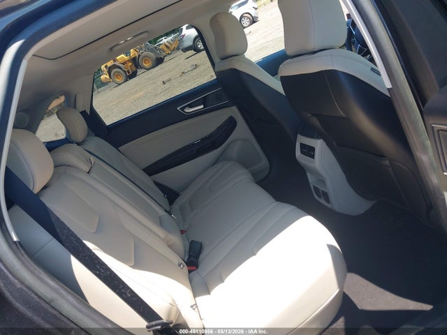 Ford Edge Titanium