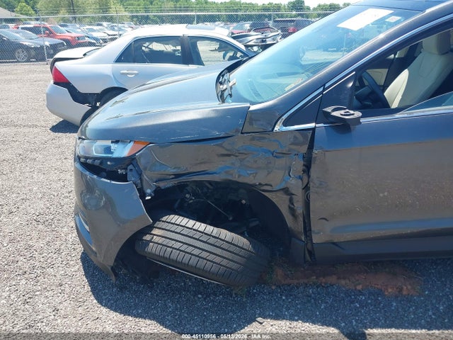 Ford Edge Titanium