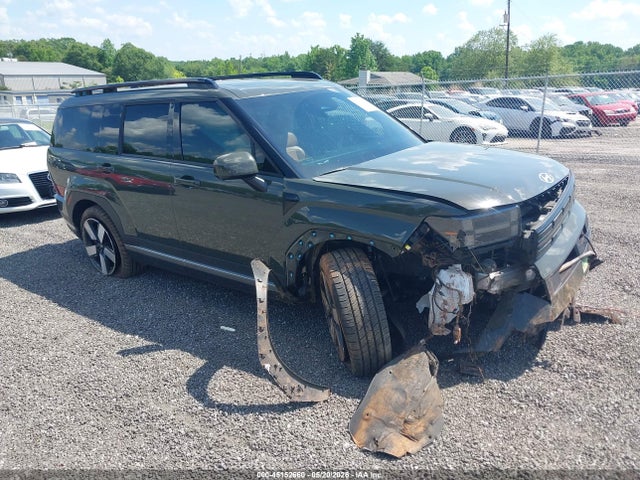 Salvage Hyundai SANTA FE Image