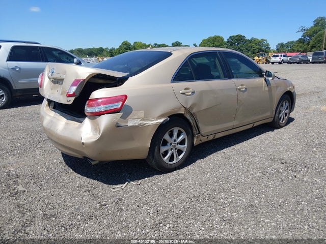 Toyota Camry Le V6