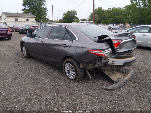 Toyota Camry Le