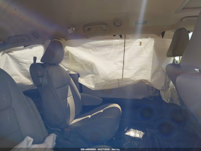 Toyota Sienna Xle 8 Passenger