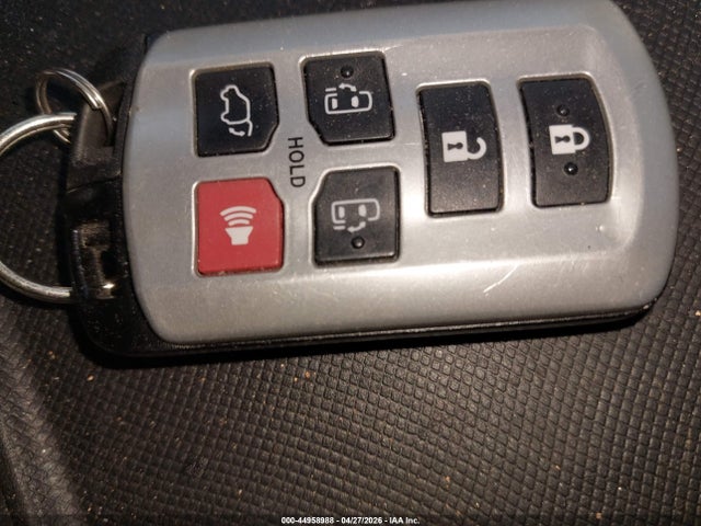 Toyota Sienna Xle 8 Passenger