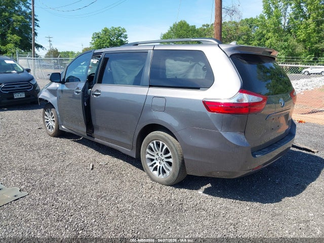 Toyota Sienna Xle 8 Passenger