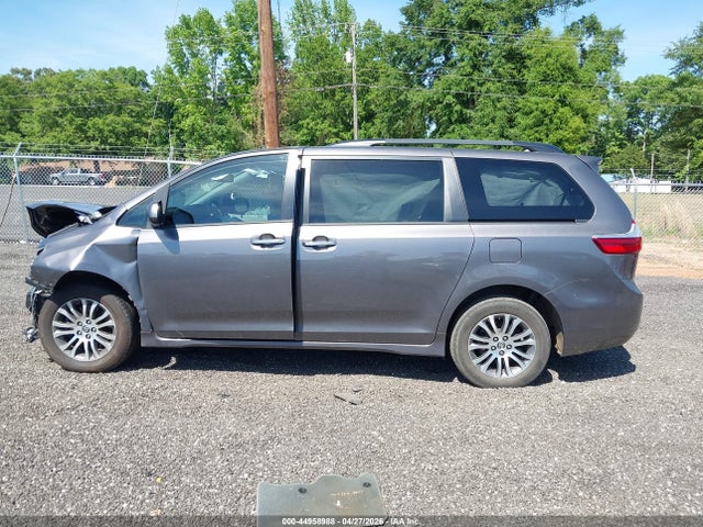 Toyota Sienna Xle 8 Passenger