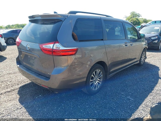 Toyota Sienna Xle 8 Passenger