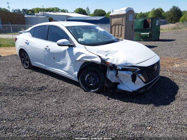 Salvage Nissan Sentra Image