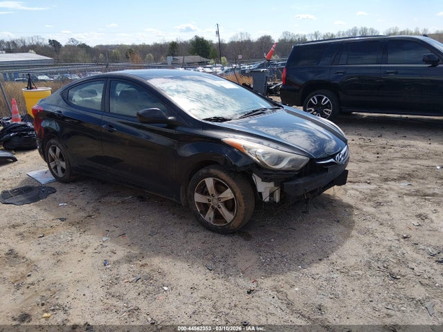 Salvage Hyundai ELANTRA Image