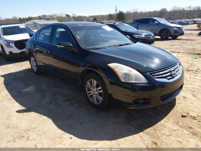 Salvage Nissan Altima Image