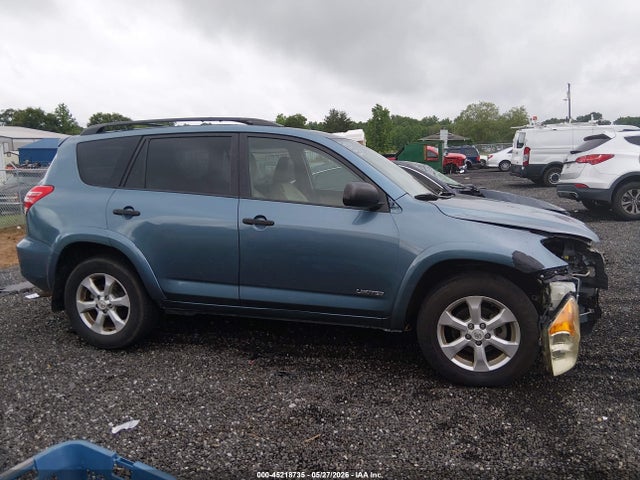 Toyota RAV4 Limited V6