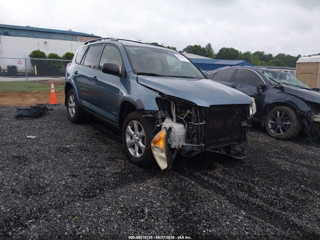 Salvage Toyota RAV4 Image