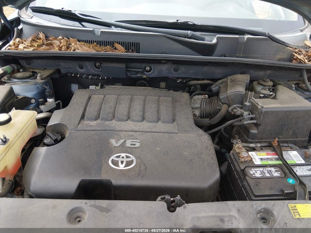 Toyota RAV4 Limited V6