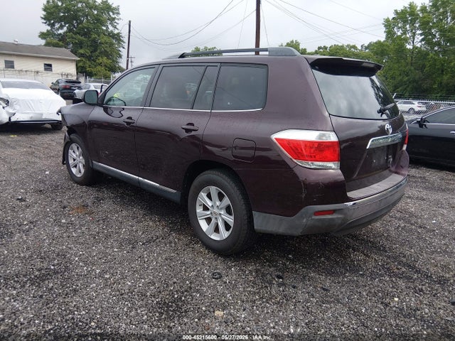 Toyota Highlander Base V6