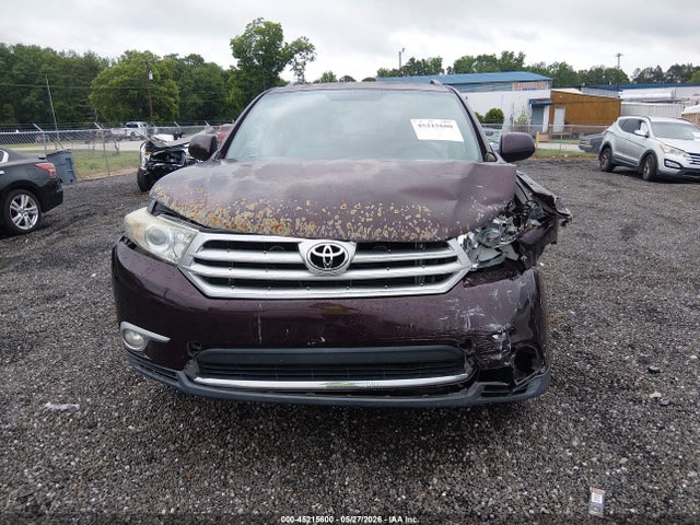 Toyota Highlander Base V6