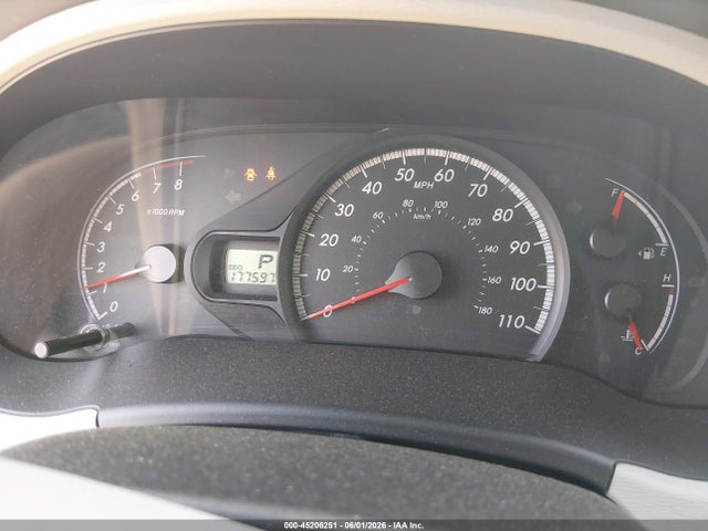 Toyota Sienna Le V6 8 Passenger