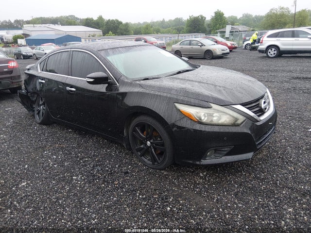 Salvage Nissan Altima Image
