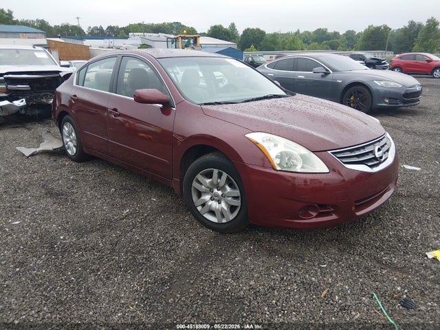 Salvage Nissan Altima Image