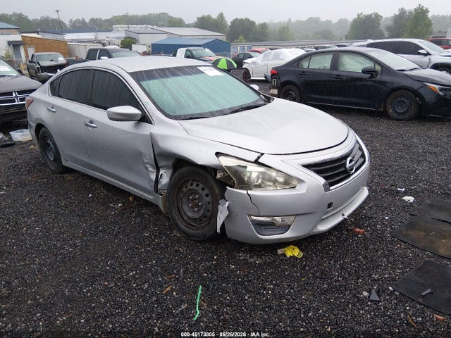 Salvage Nissan Altima Image