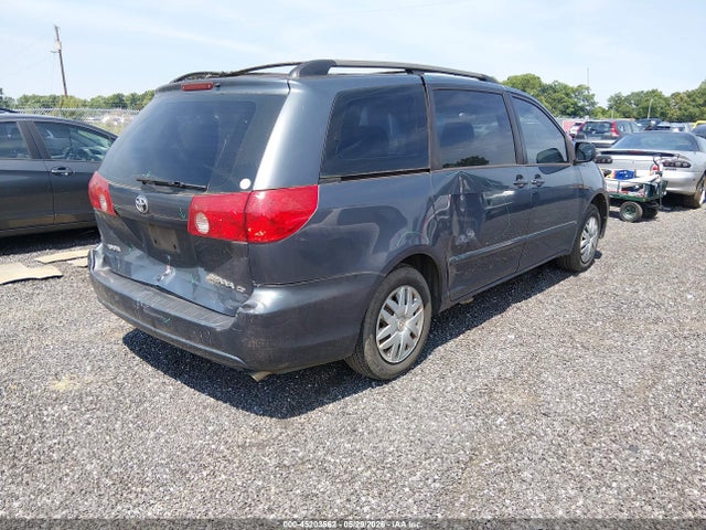 Toyota Sienna Ce