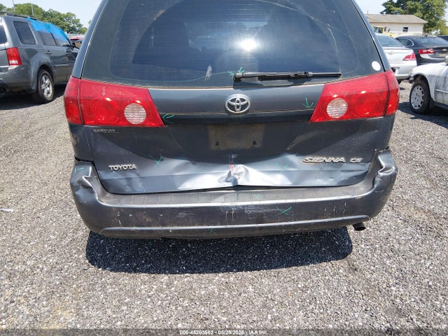 Toyota Sienna Ce