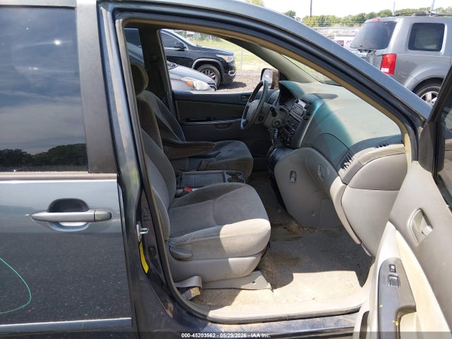 Toyota Sienna Ce