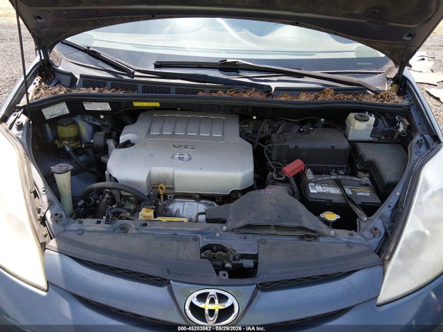 Toyota Sienna Ce