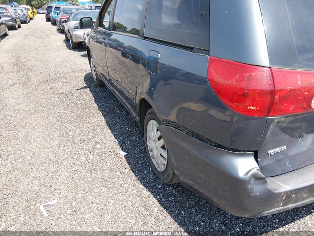Toyota Sienna Ce