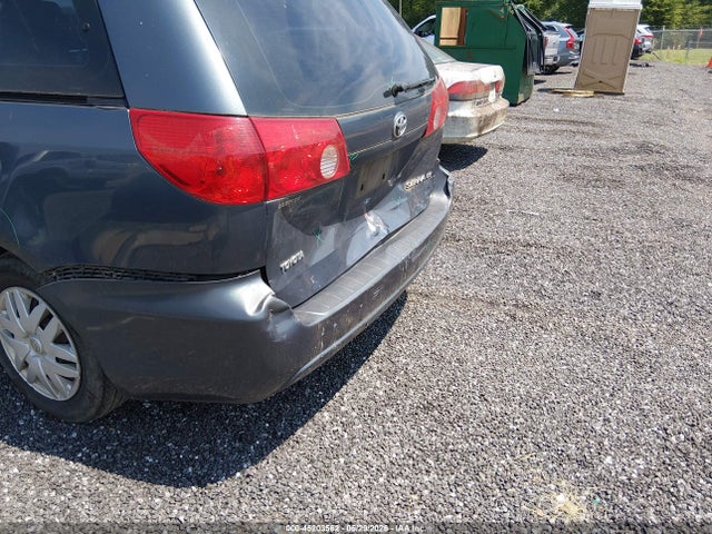 Toyota Sienna Ce