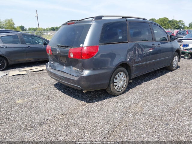 Toyota Sienna Ce