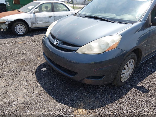 Toyota Sienna Ce