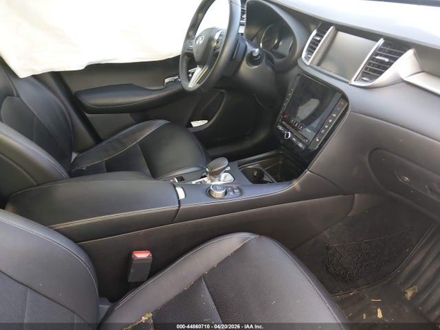 INFINITI Qx Essential