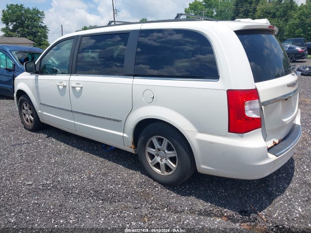 Chrysler Town & Country Touring