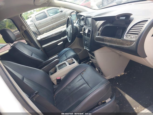 Chrysler Town & Country Touring