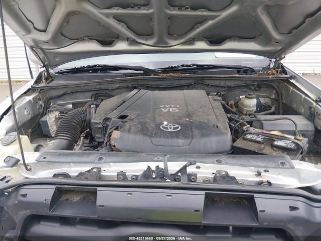 Toyota Tacoma Base V6