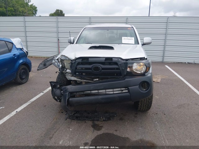 Toyota Tacoma Base V6