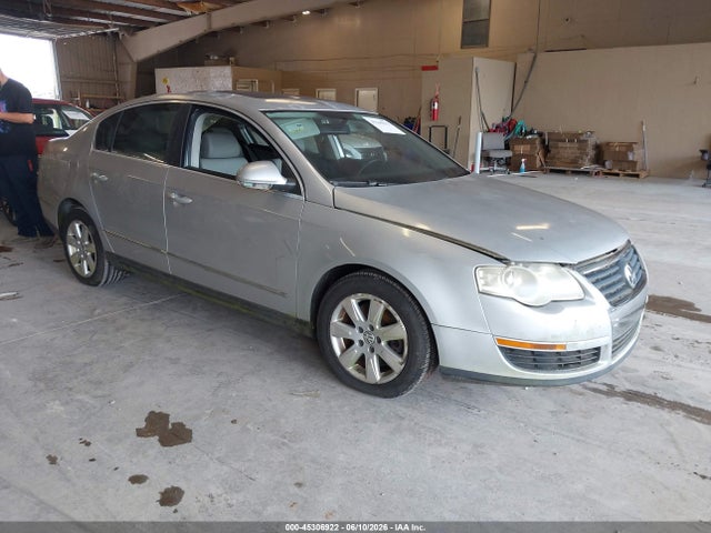 Salvage Volkswagen Passat Image