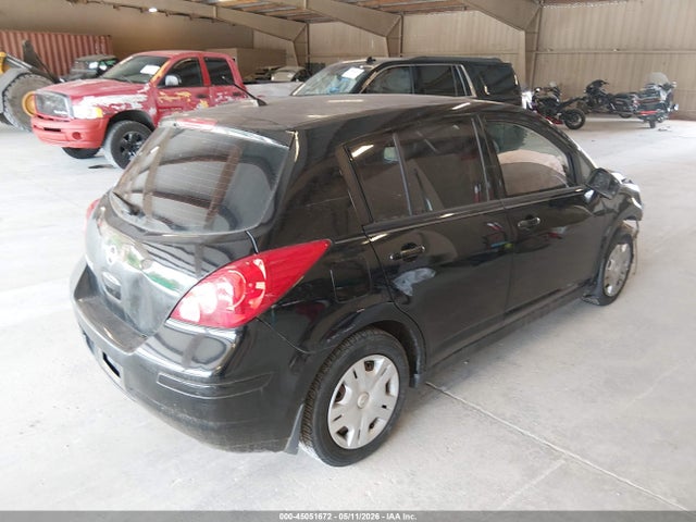 Nissan Versa 1.8s