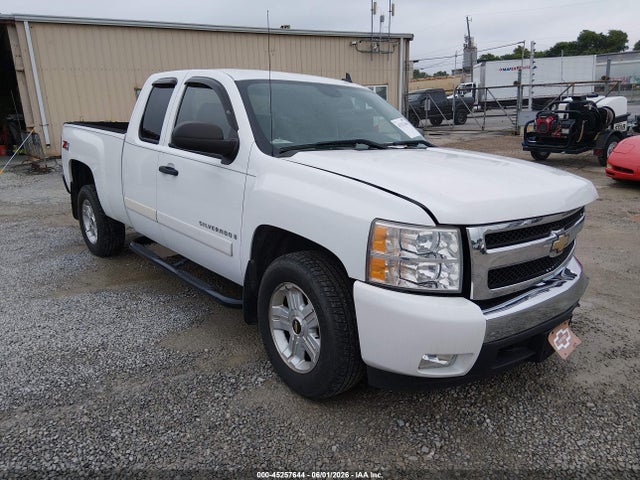 Salvage Chevrolet Silverado 1500 Image