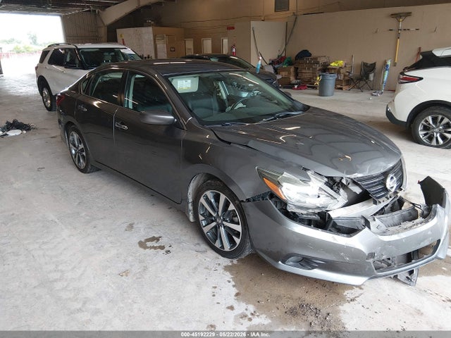 Salvage Nissan Altima Image