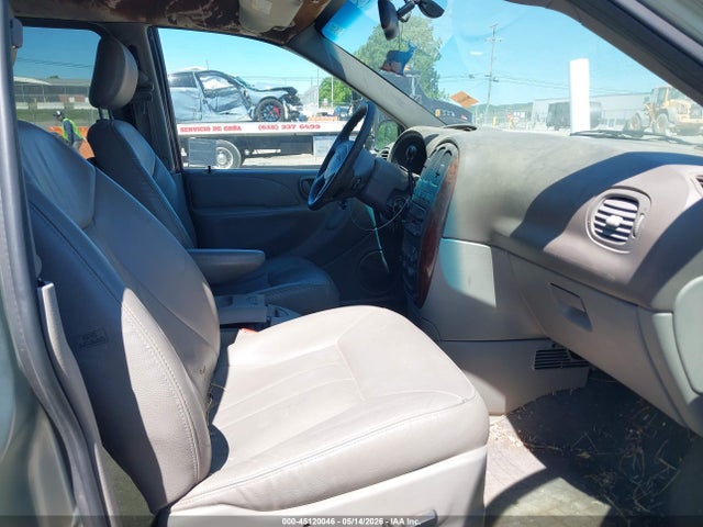Chrysler Town & Country Lxi