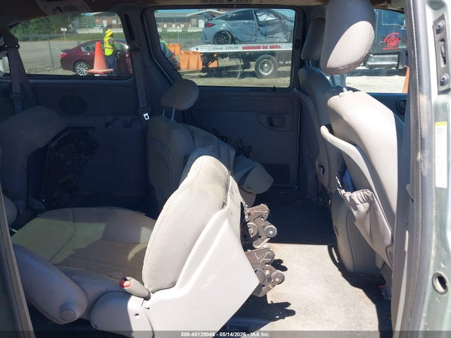 Chrysler Town & Country Lxi