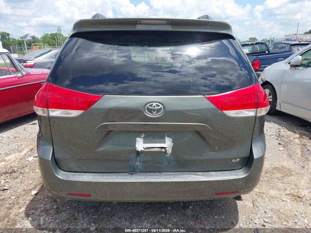 Toyota Sienna Le V6 8 Passenger