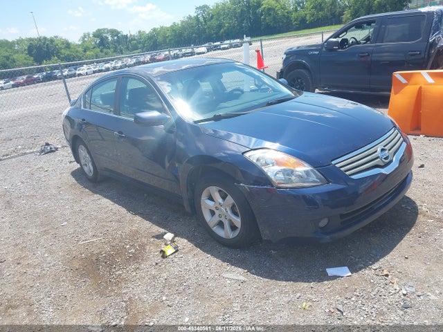 Salvage Nissan Altima Image